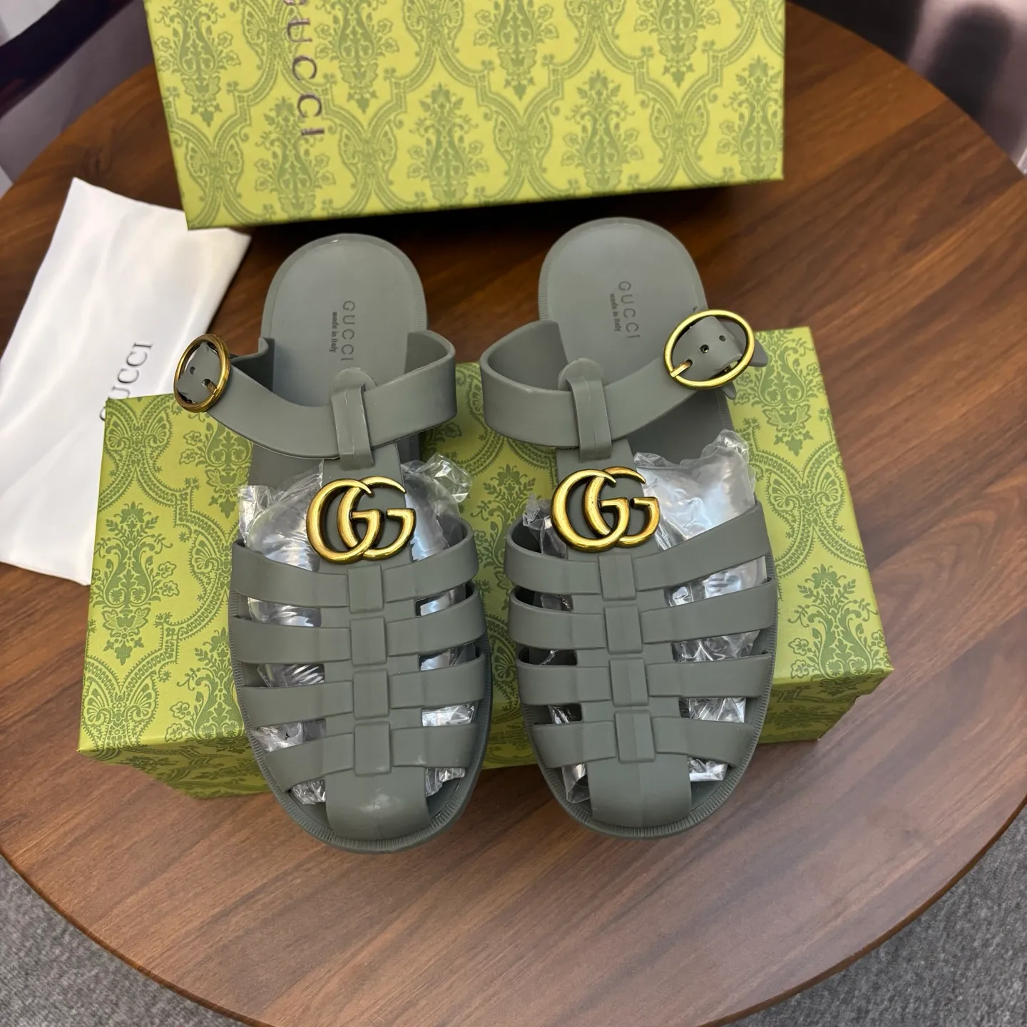 Men's shoes 260💰 [Gucci] Counter quality, top-quality original goods, real photos! Original TPU material, fine workmanship, comfortable; genuine 1:1 replica Size: 38 ~ 46